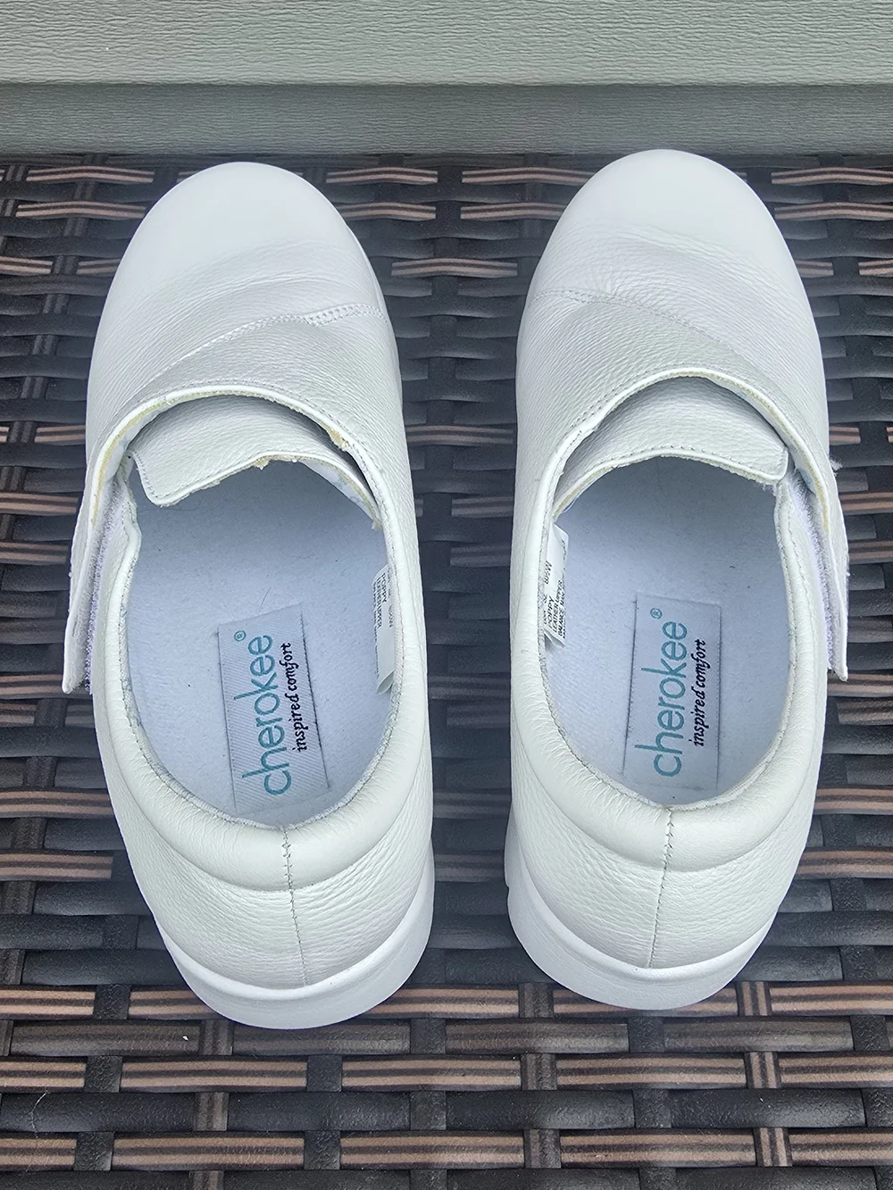Cherokee White Slip Resistant Nursing Clogs Healthcare Work Shoes NWOT
